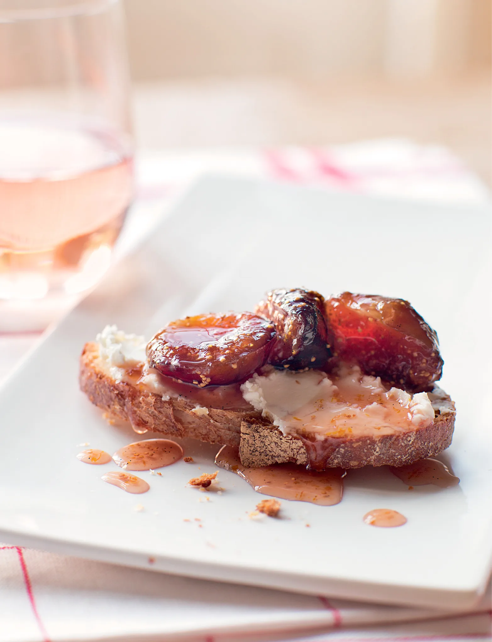 Ina Garten Fig and Goat Cheese Bruschettas